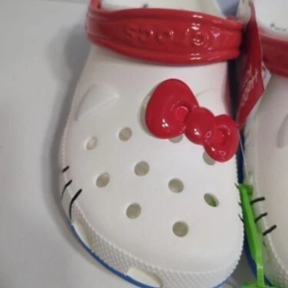 Hello Kitty CROCS!! - Picture 4 of 14